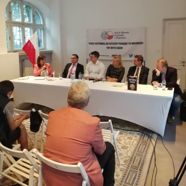 Debata pt. Przyszłość gotówki, czyli po co nam monety i banknoty